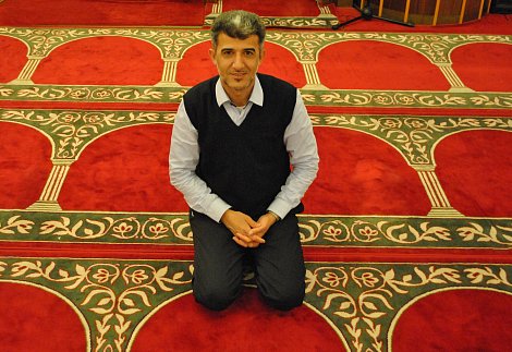 Muneeb Hassan Alrawi – predseda Ústredne moslimských obcí Českej
republiky
<!-- by Texy2! --> (autor: Katarína Farbiaková)